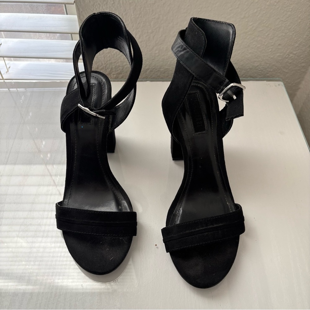 Elegant Black Women's Heels Size 6.5